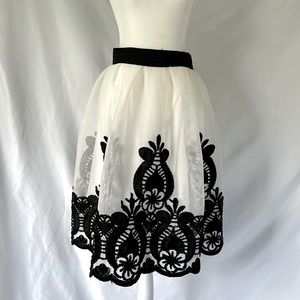 DEPRI Black and White Lace Skirt